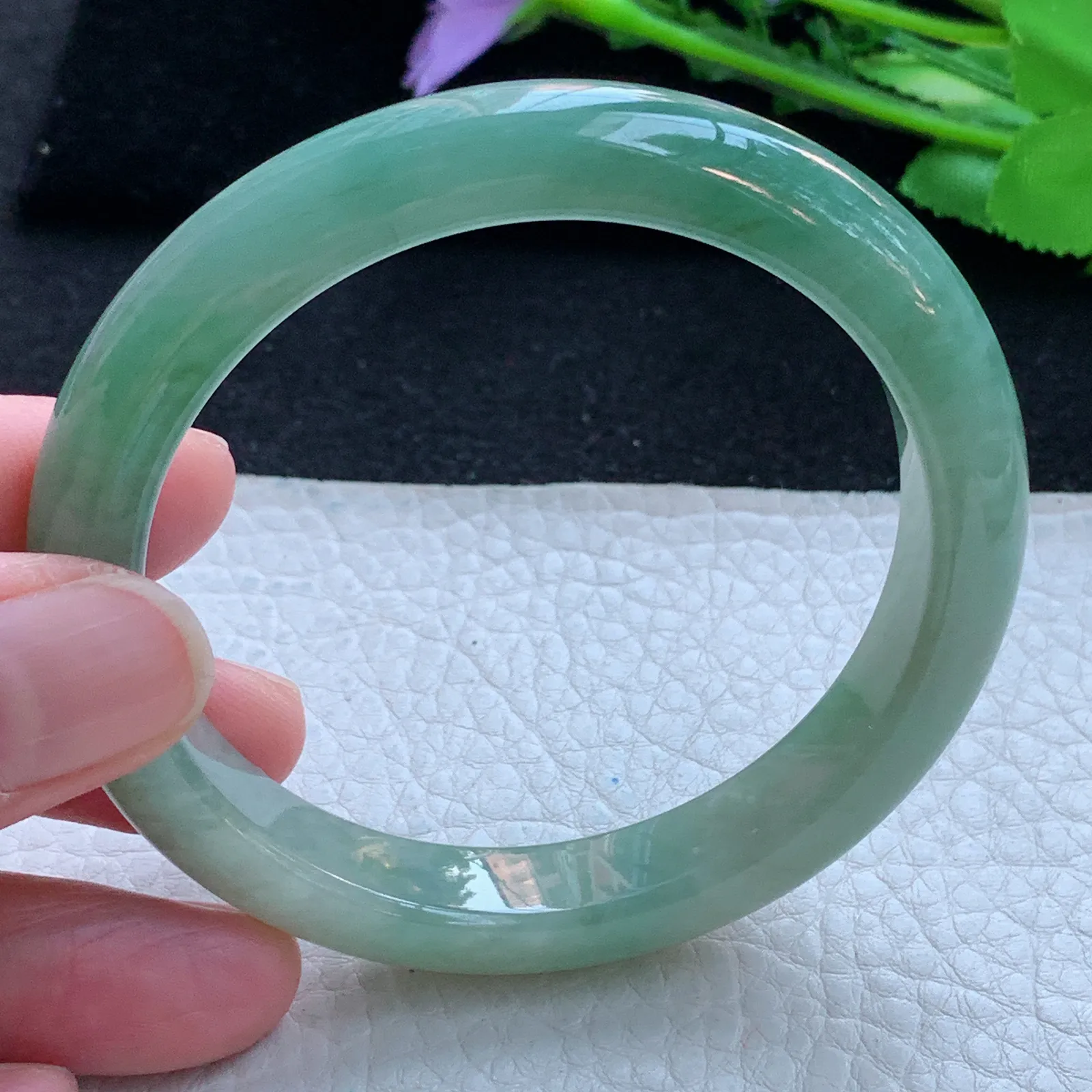 n自然光56.5*11*8平安镯 缅甸翡翠a货玉手镯蓝韵宽边珠宝玉手环