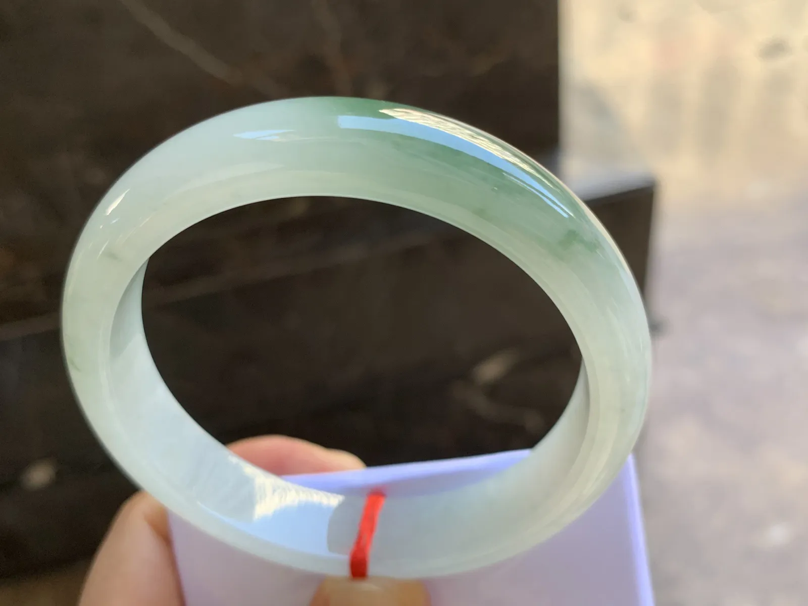 59.5-13-7.8mm
冰飘花手镯 种好水润 清爽干净