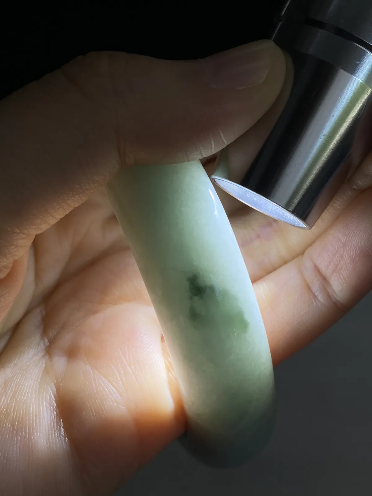 正圈58.2圈口，翡翠糯化种淡绿色手镯