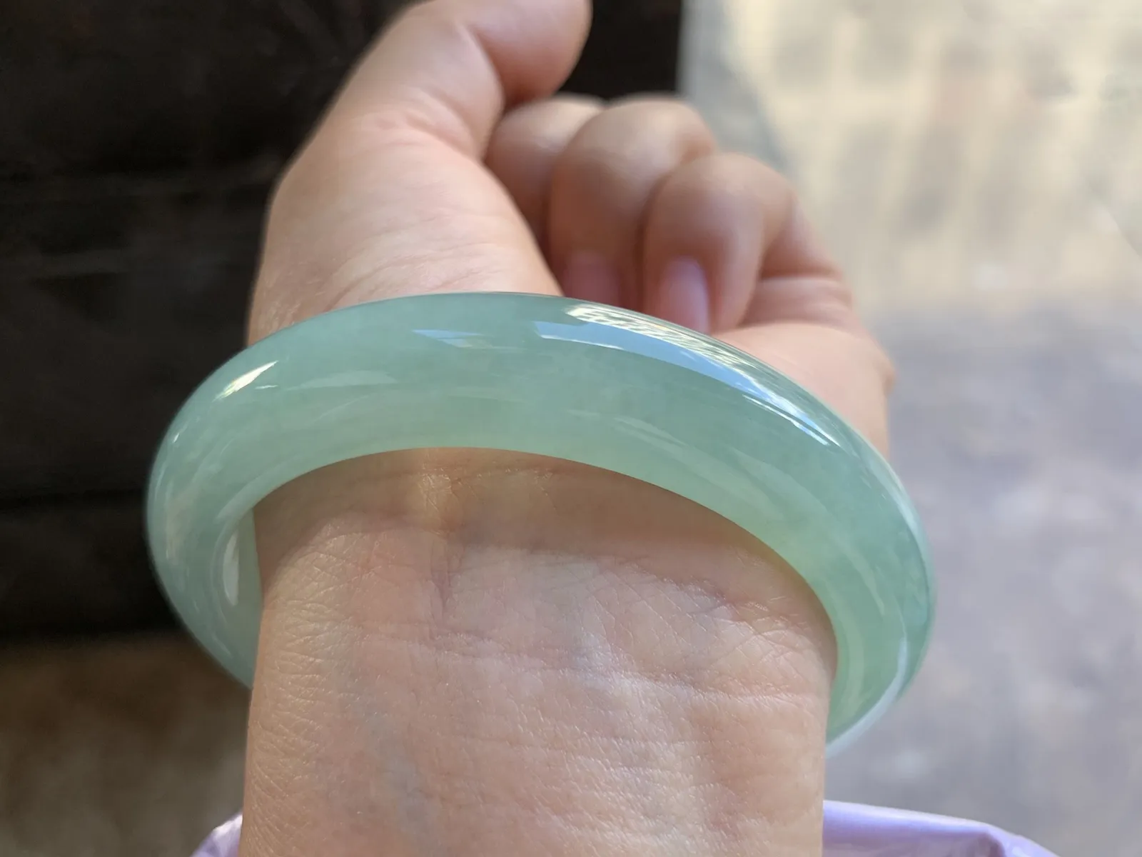 57-12.6-8.8mm
冰种晴绿手镯 水润清新