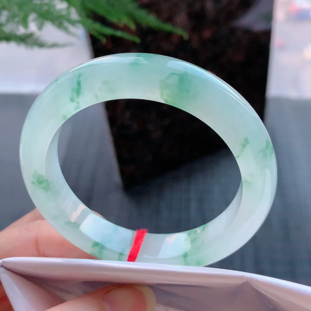 正圈高冰飘花 无瑕 尺寸:55.6/12.5/9.2 花美 种水好