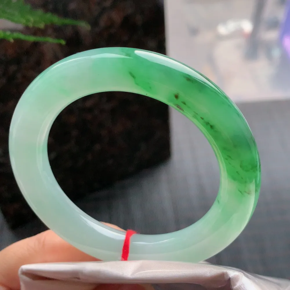 圆条高冰绿 无瑕 尺寸:56.7/11.2/11.6 种色俱佳