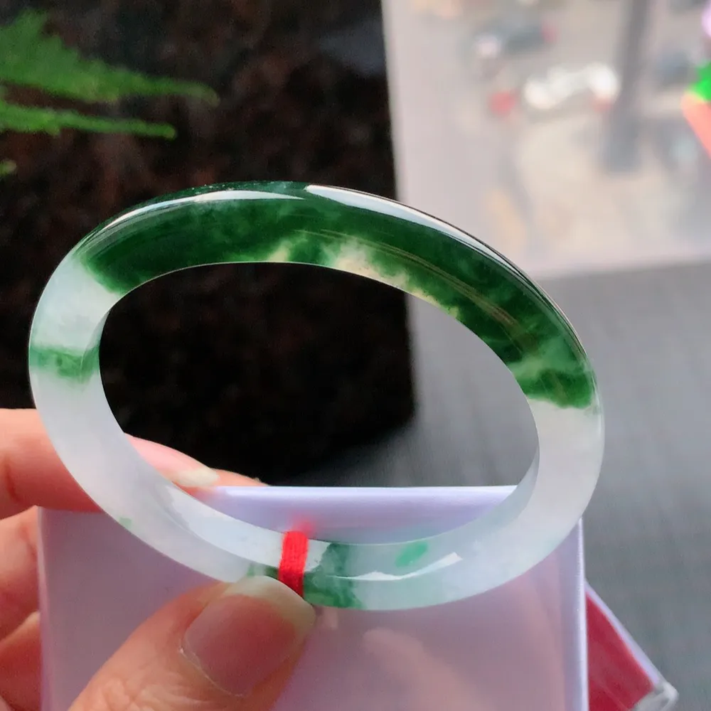 贵妃高冰飘花 无瑕 尺寸:52.6/7.4/7.1 花美