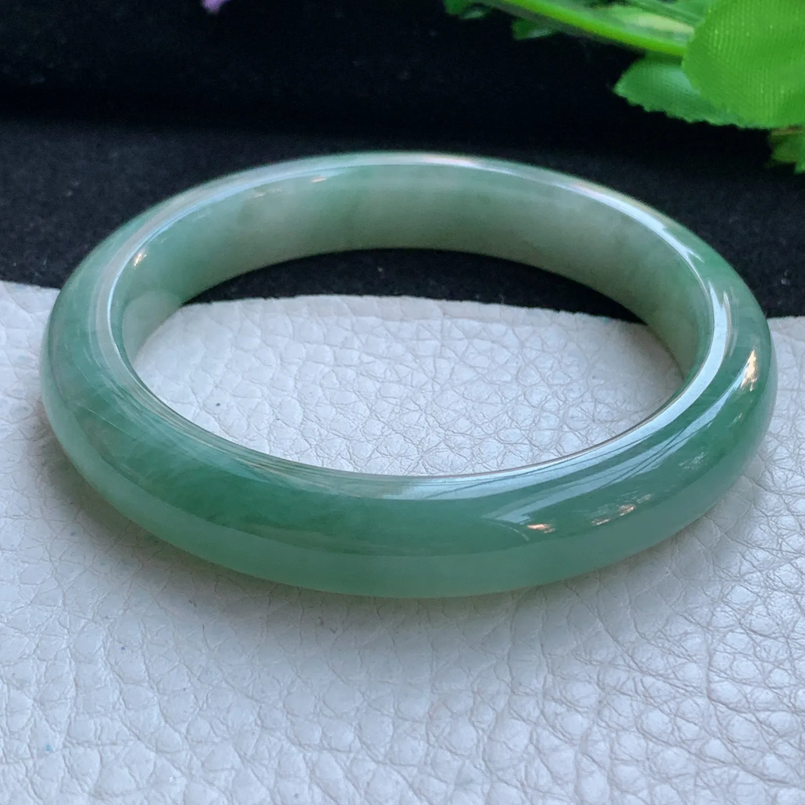 n自然光56.5*11*8平安镯 缅甸翡翠a货玉手镯蓝韵宽边珠宝玉手环