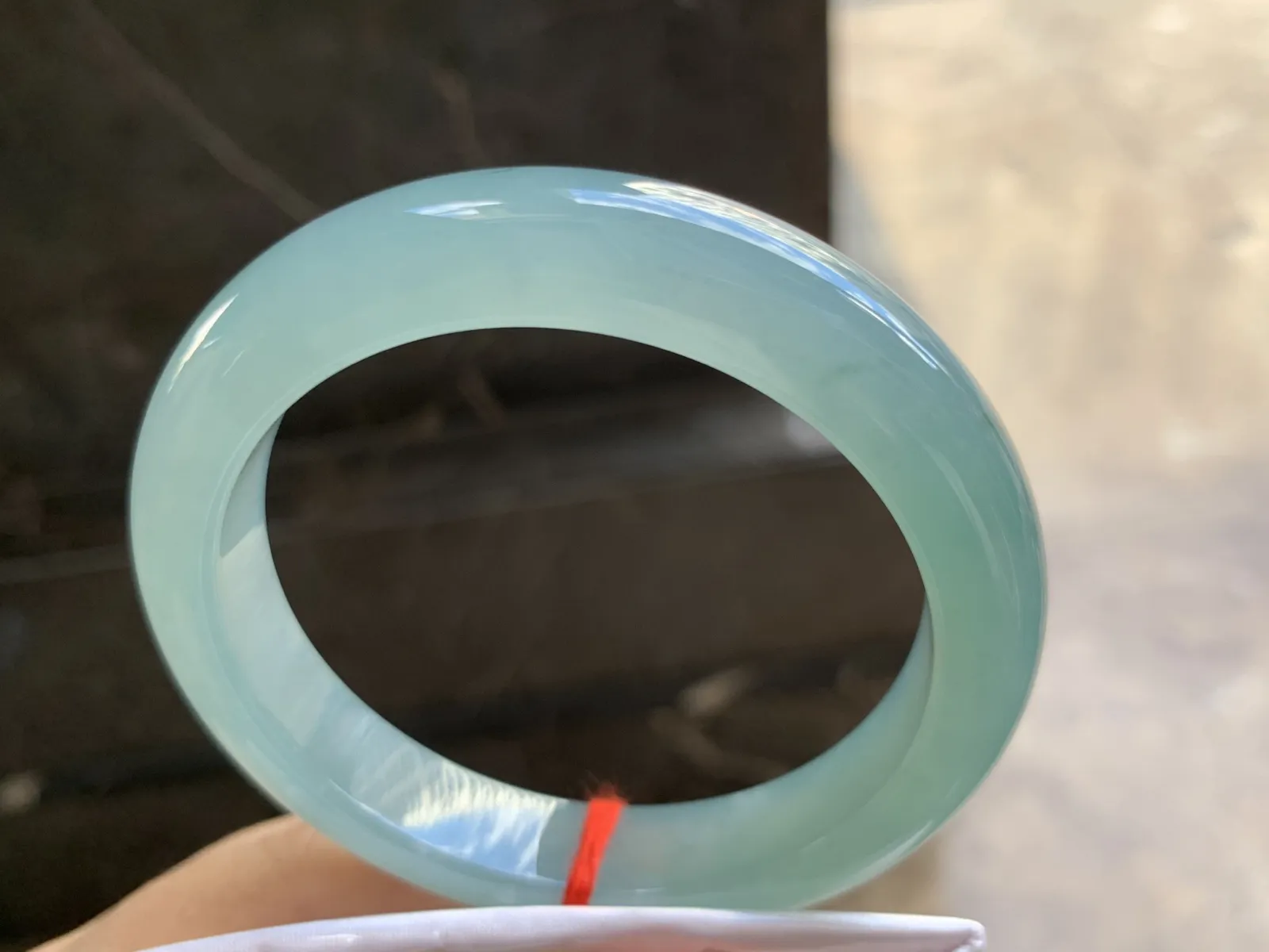 57.5-11.8-9mm
冰种晴水手镯 水润光泽 颜色清新