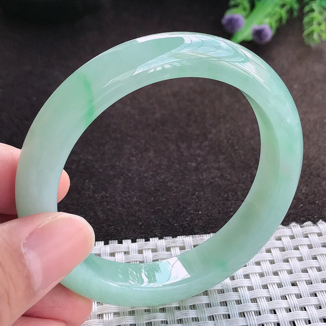 天然a货翡翠56/11.8/8.7老坑精美冰润冰晴绿手镯宽边玉手镯