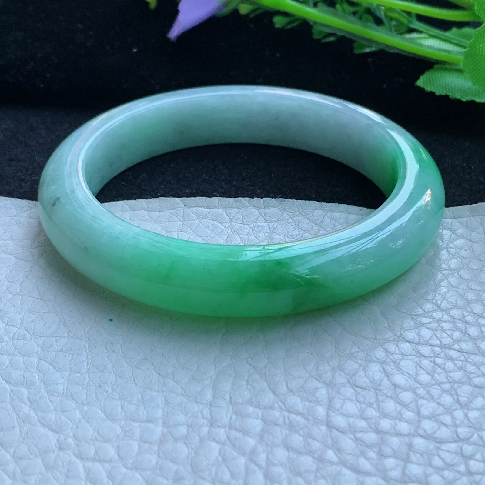 jx自然光54.5*11*9平安镯 缅甸翡翠a货玉手镯飘阳绿厚装宽边玉手环