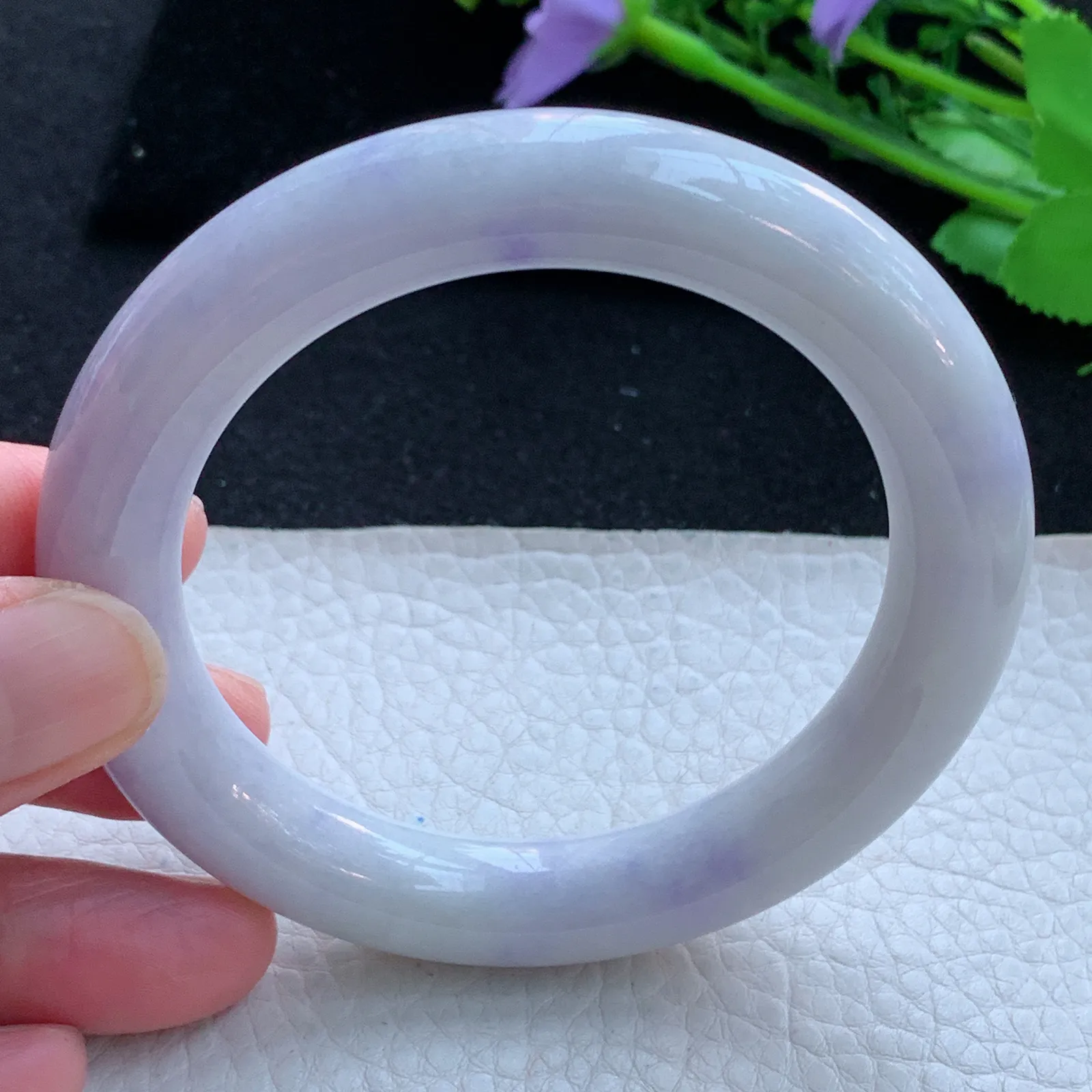 xx自然光57*11.3美人镯 缅甸翡翠a货玉手镯飘紫圆条玉手环