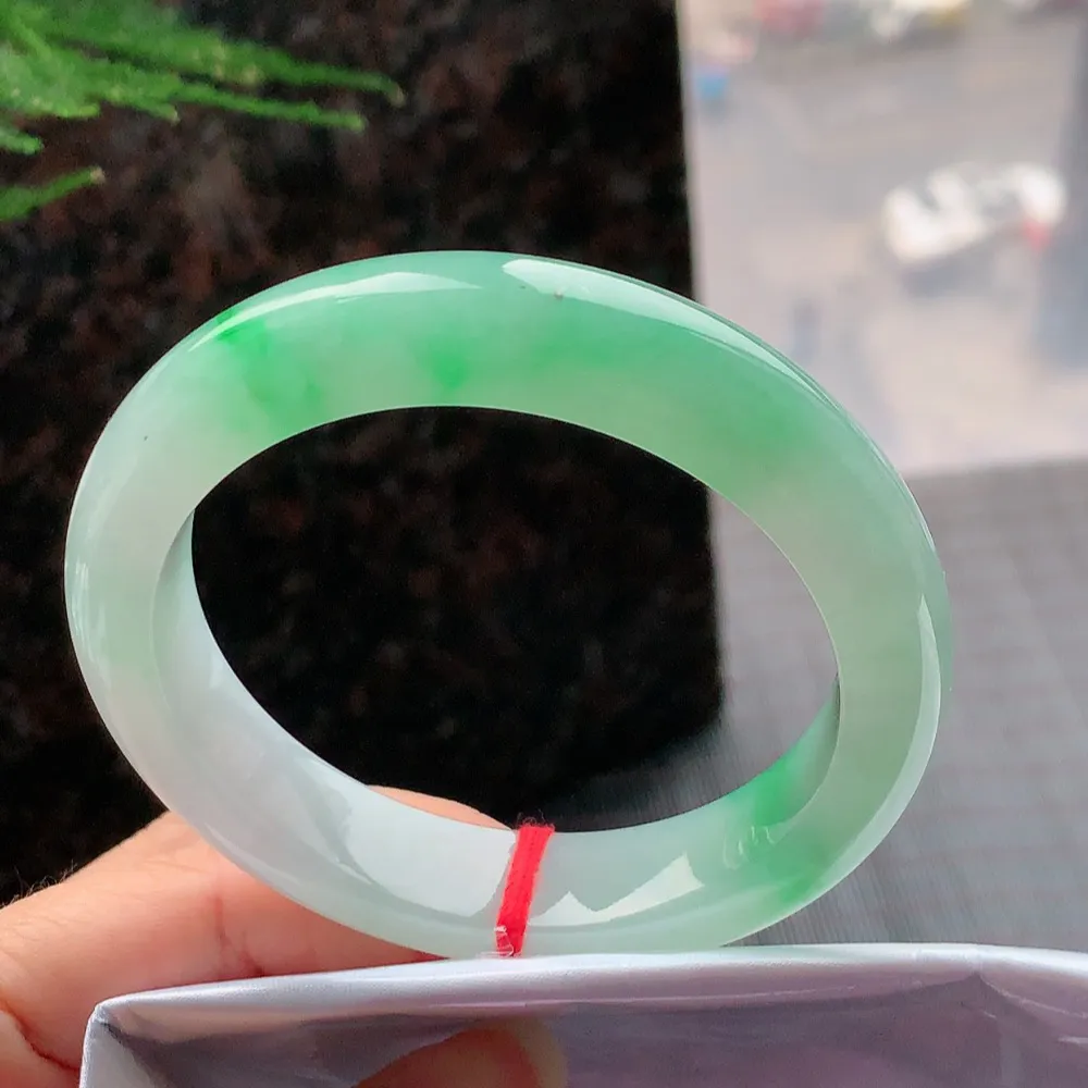 正圈冰阳绿 无瑕 尺寸:57.5/12.7/9.1 种色兼备