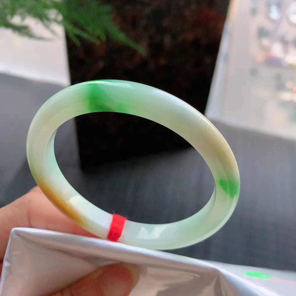 贵妃冰糯黄加绿 无瑕 尺寸:53.9/46.9/8.2/7.2超值🥰🥰