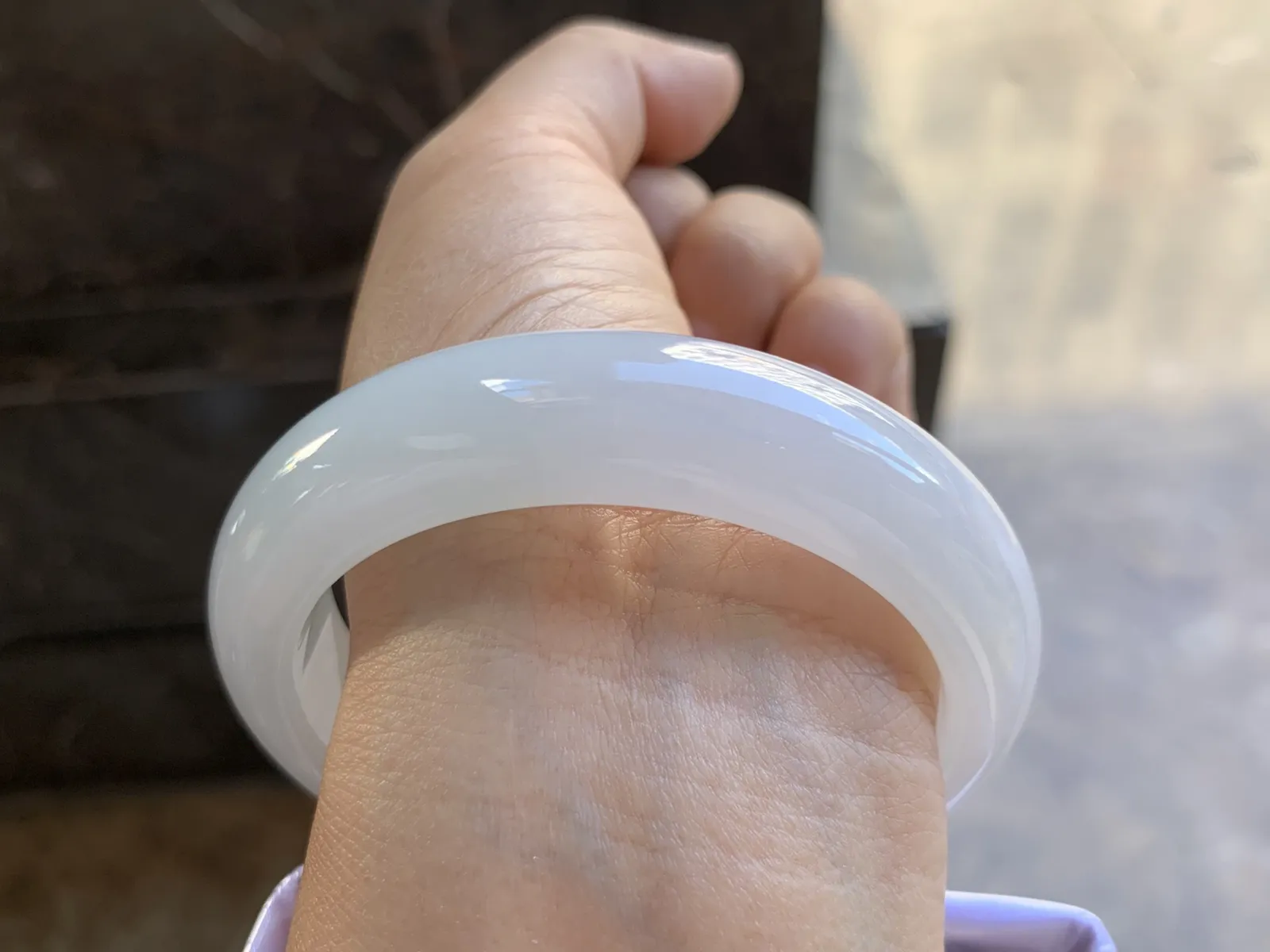 55.5-14.3-8.8mm
糯冰带底色手镯 底子细腻  水润 清爽