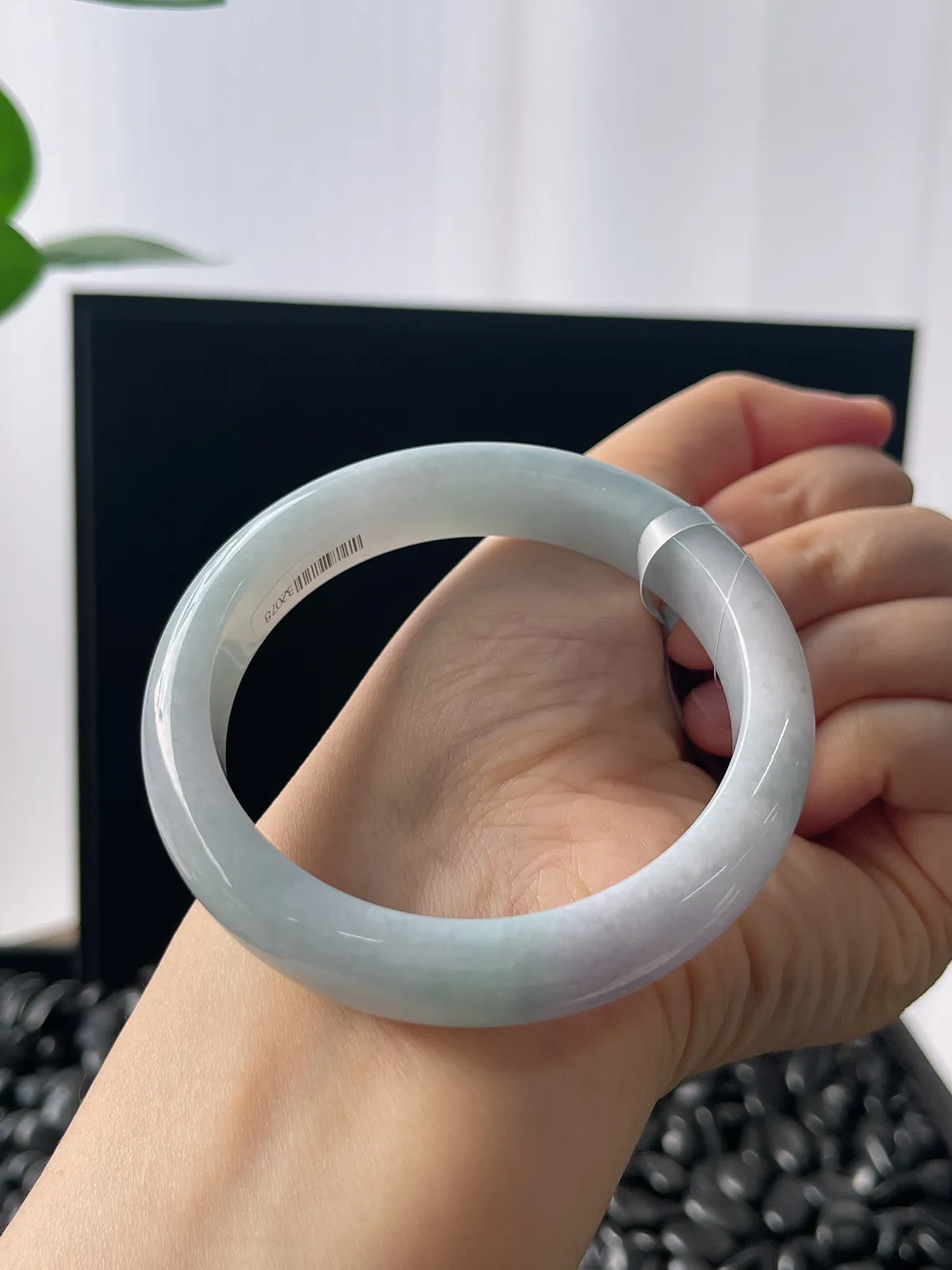 正圈56.5圈口，翡翠糯化种飘花手镯