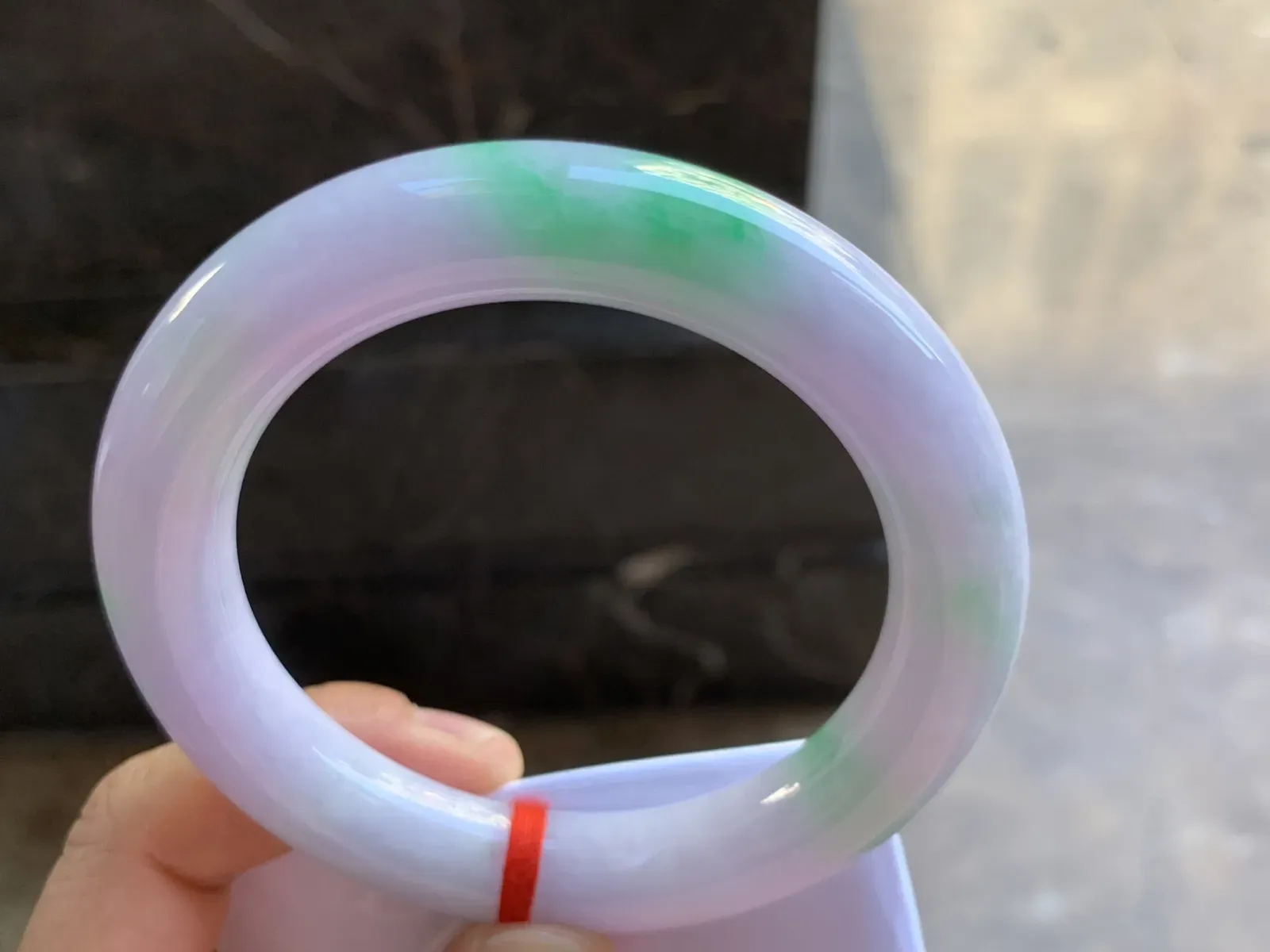 58-11.8mm
春彩圆条手镯 底子细腻 颜色漂亮 推荐