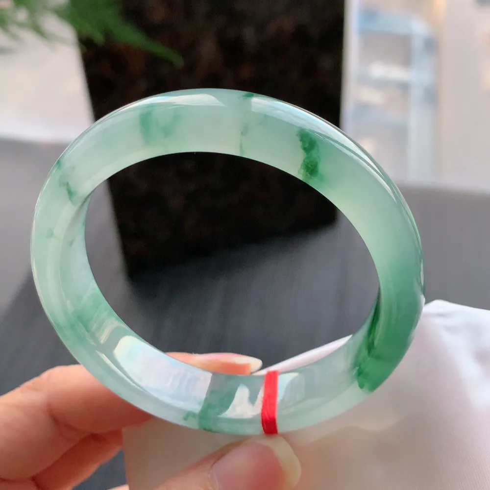 正圈冰玻辣绿 无瑕 尺寸:55.1/13.6/7.7 种色俱佳