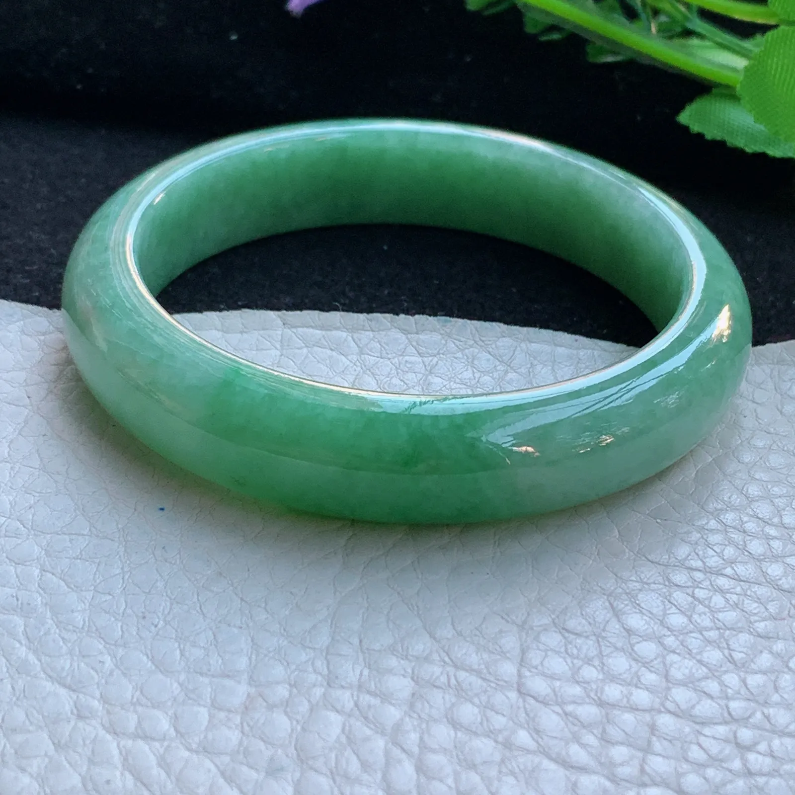 xx自然光57*12.6*8平安镯 缅甸翡翠a货玉手镯飘辣绿宽边玉手环