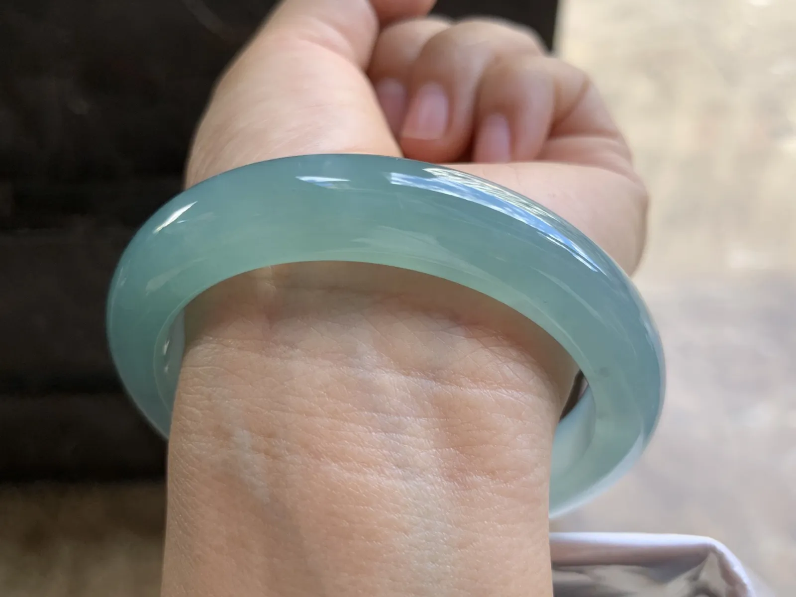 57.5-11.8-9mm
冰种晴水手镯 水润光泽 颜色清新