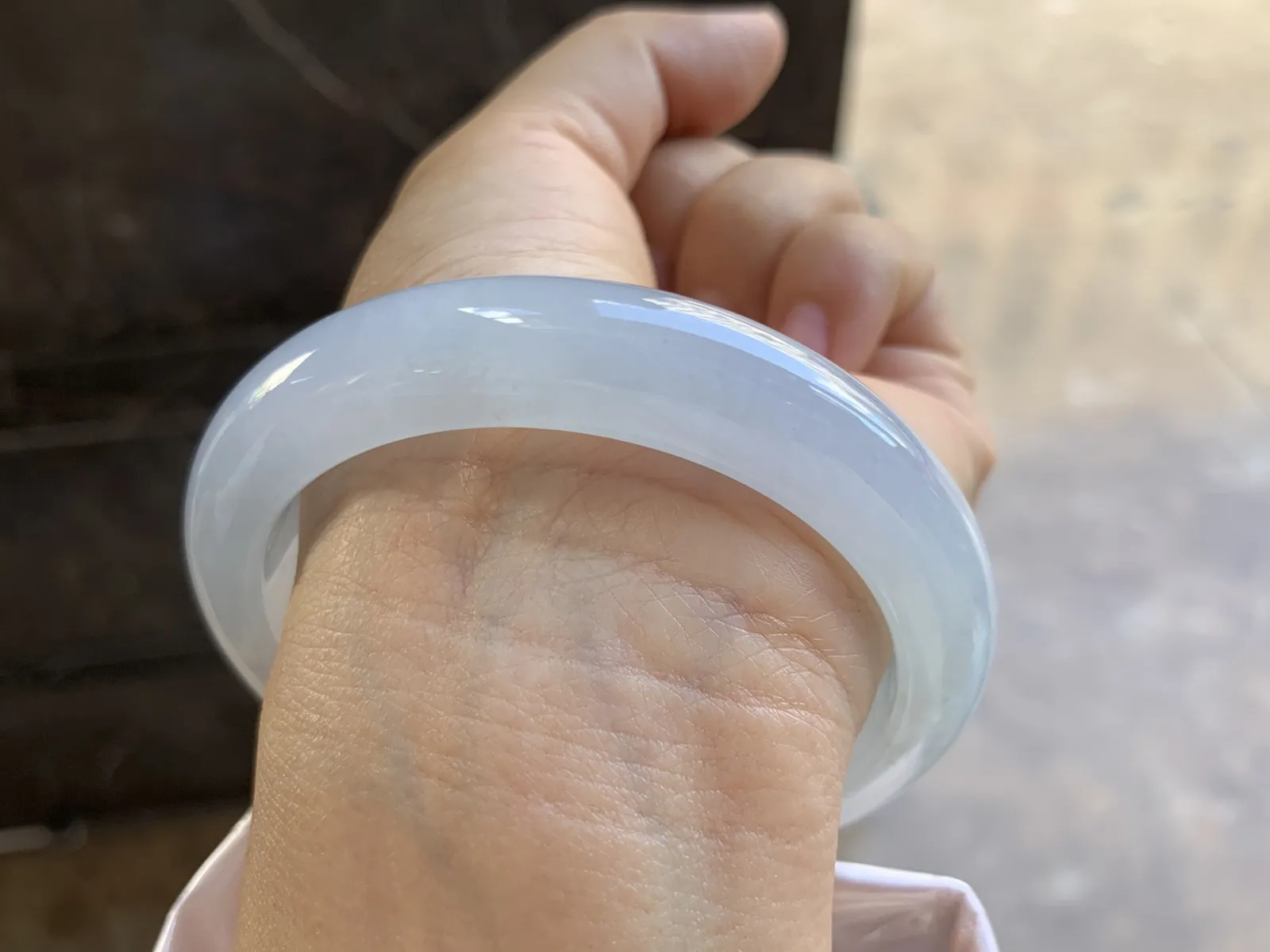 58.5-12.8-9mm
糯冰手镯 底子细腻 干净 水润