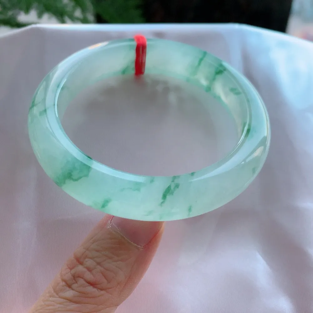 正圈高冰飘花 无瑕 尺寸:55.6/12.5/9.2 花美 种水好