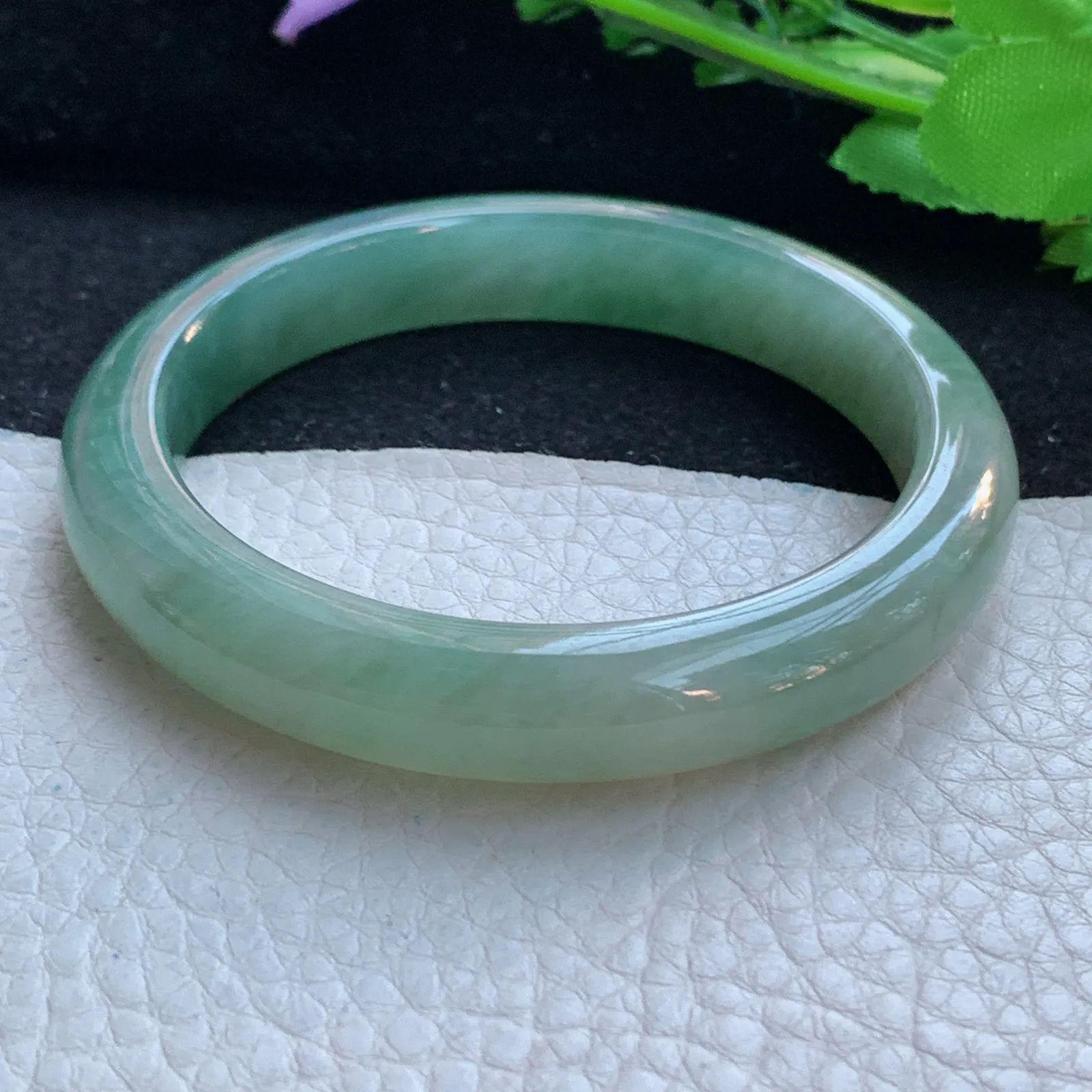 n自然光56.5*11*8平安镯 缅甸翡翠a货玉手镯蓝韵宽边珠宝玉手环