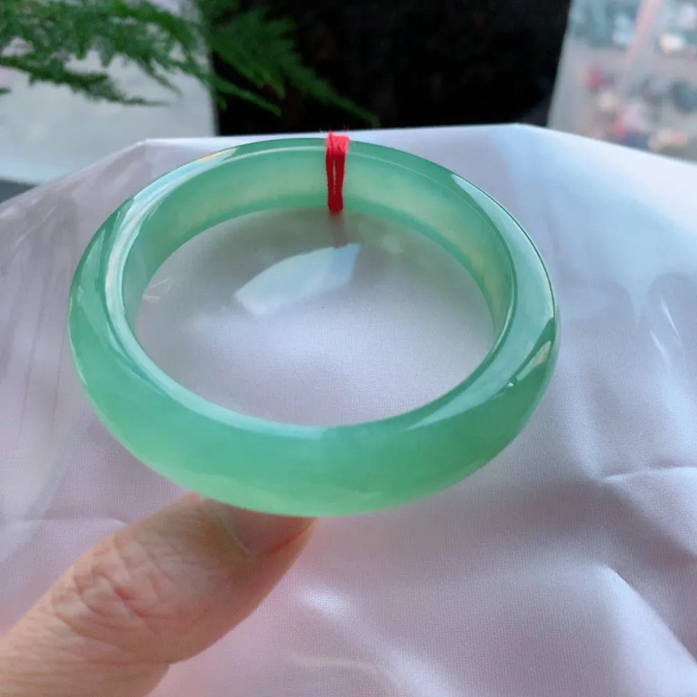 正圈高冰绿 无瑕 尺寸:57.1/12.1/8.9 种色俱佳