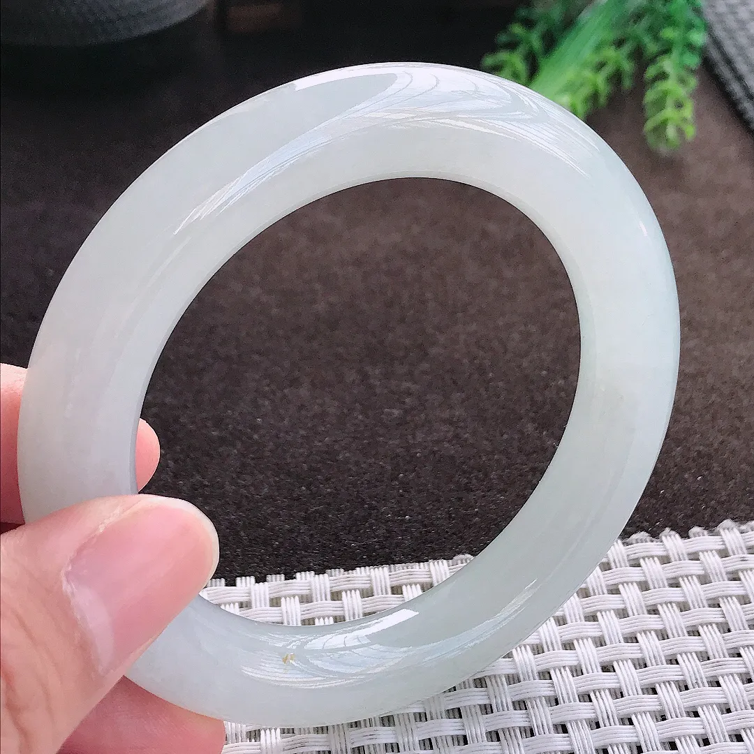 天然a货翡翠56.5/11.6老坑冰胶水灵月光白圆条手镯玉手镯