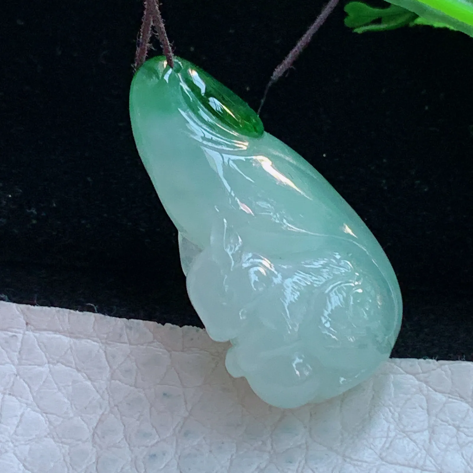 lz自然光34*19.6*10.2缅甸翡翠精雕联明伶俐九尾孤玉吊坠 玉挂件