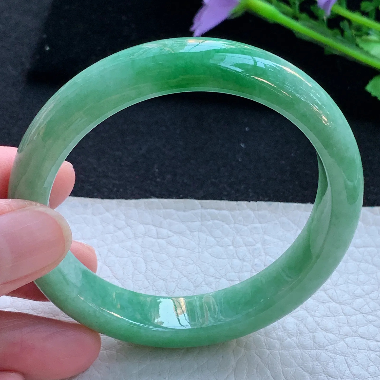 xx自然光57*12.6*8平安镯 缅甸翡翠a货玉手镯飘辣绿宽边玉手环