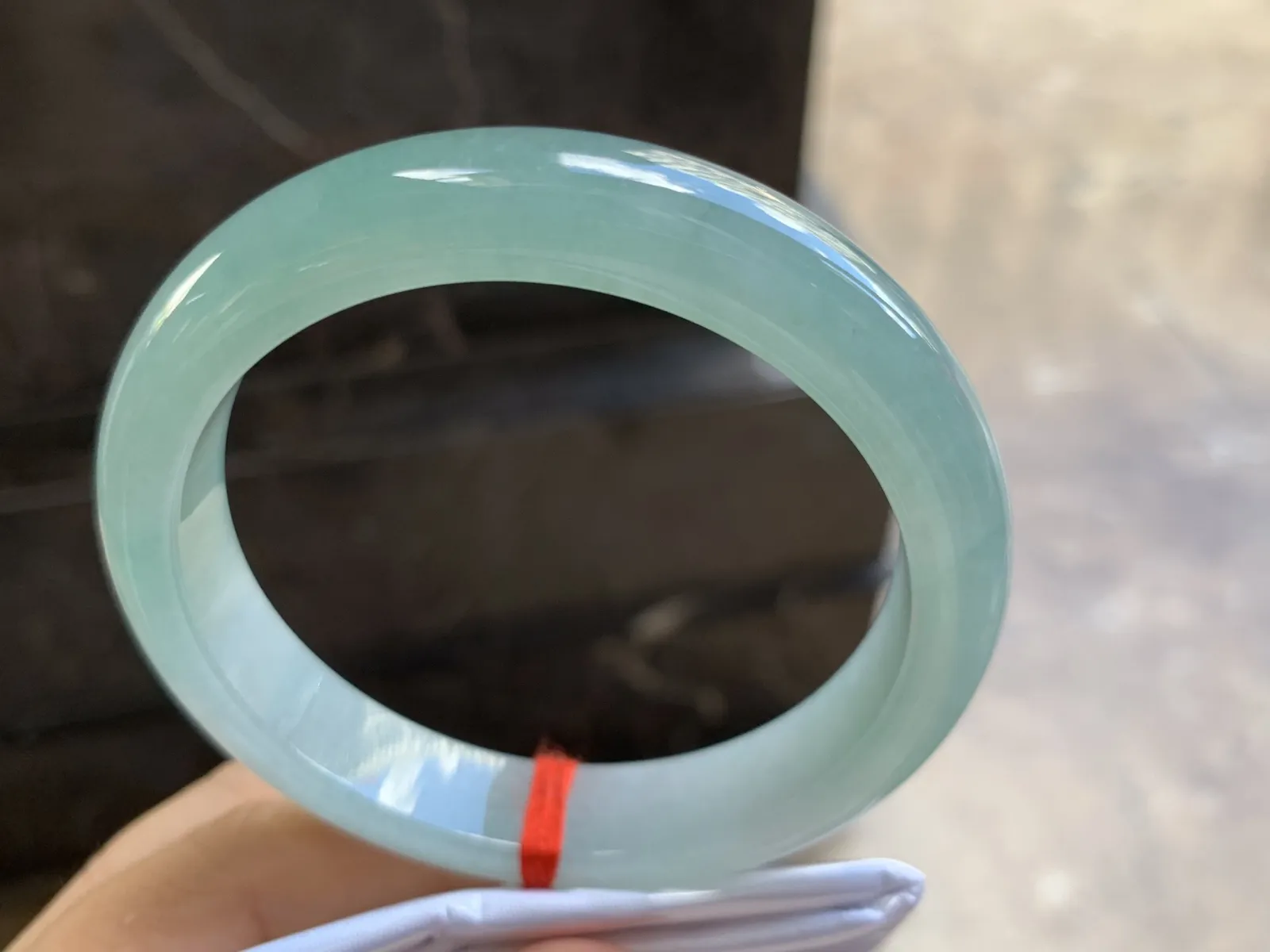 58-12-8.3mm
冰种晴水手镯 水润光泽 清新 推荐