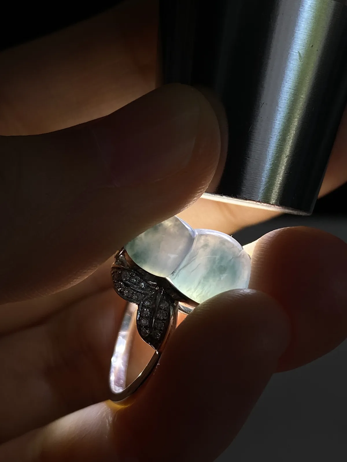 翡翠女戒，伴钻石