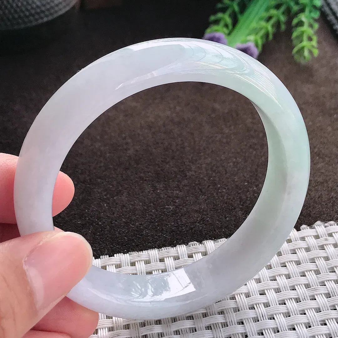 天然a货翡翠57/13.6/8.1老坑冰润水灵手镯宽边玉手镯