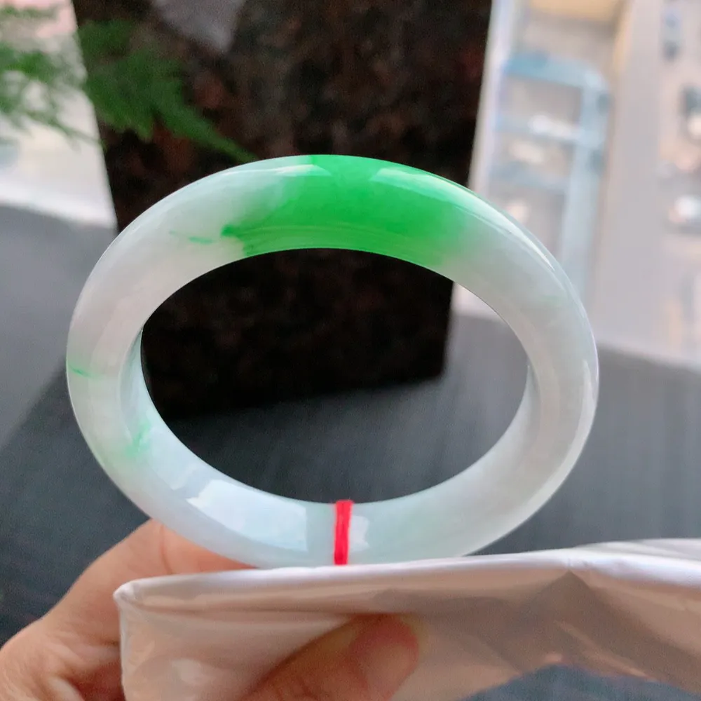 正圈冰糯阳绿 无瑕 尺寸:58.5/12.5/9.1 色好