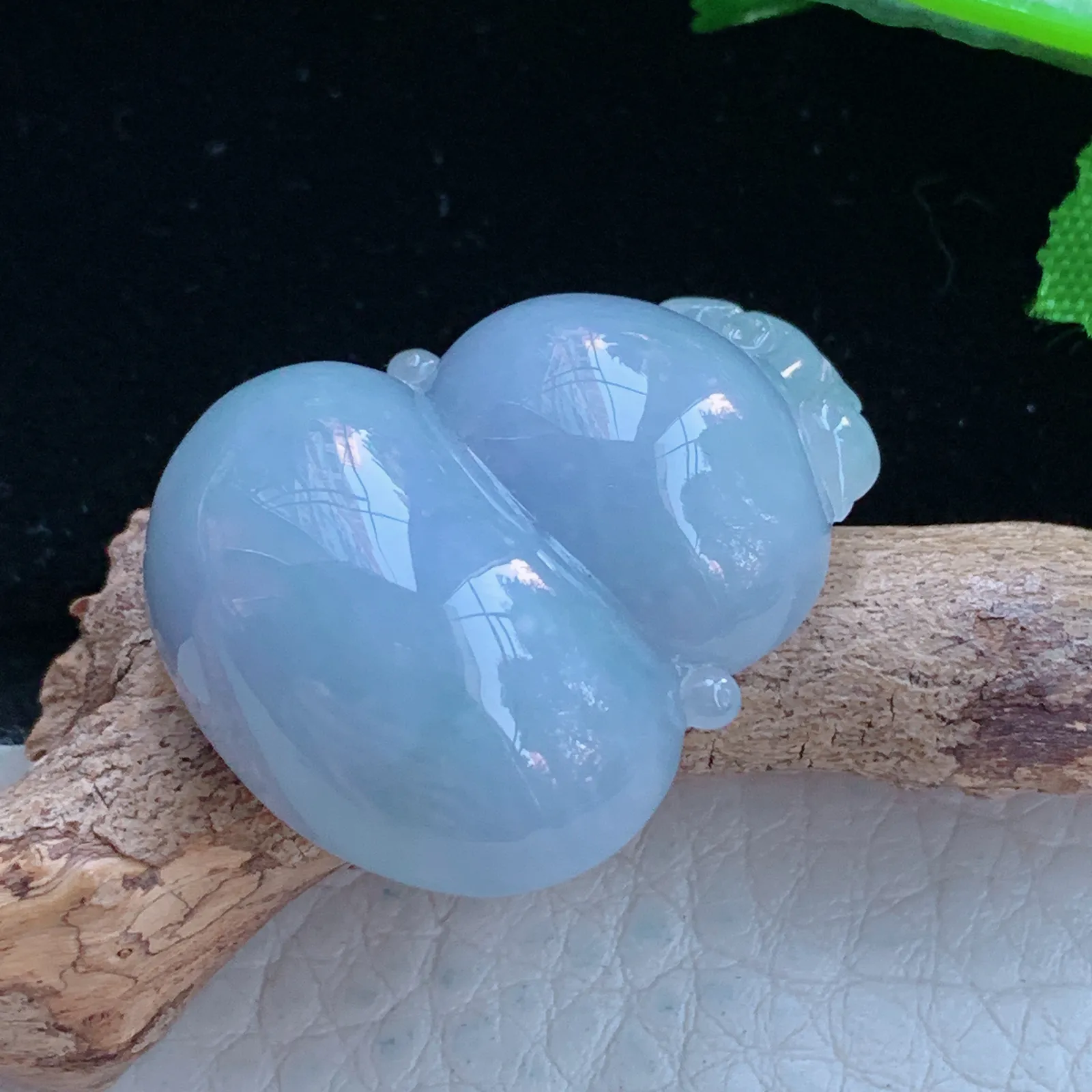 lz自然光30.8*25.3*11.2缅甸翡翠精雕饱满紫罗兰葫芦 玉葫芦玉吊坠 玉挂件