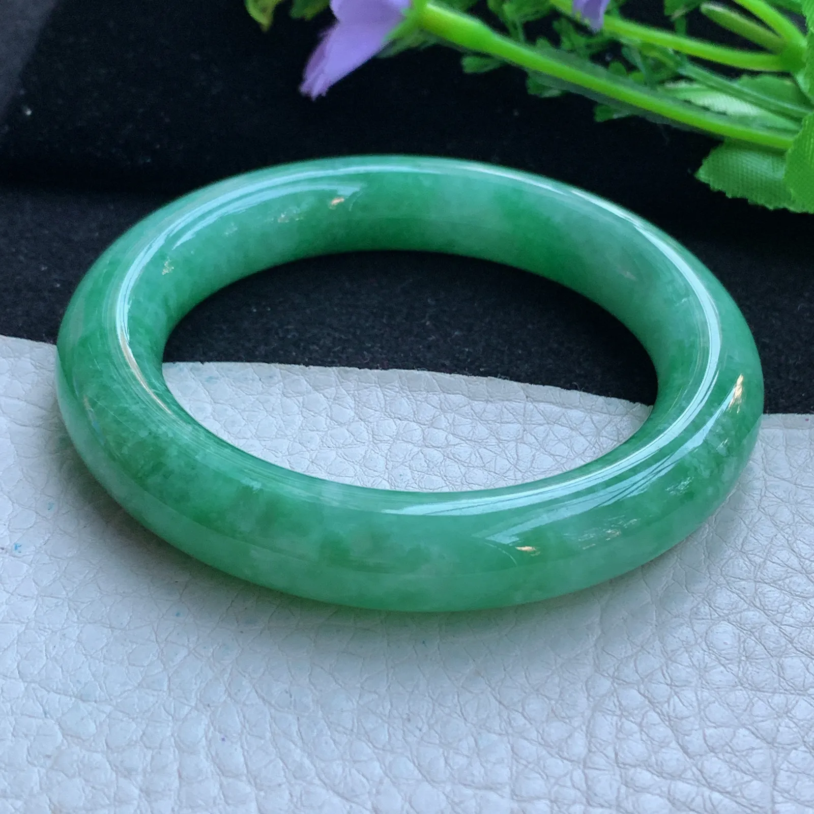 js自然光56*12*11.6胖圆镯 缅甸翡翠a货玉手镯满绿圆条玉手环 美人镯