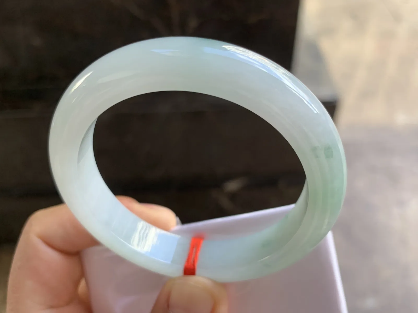 53-11.6-8.4mm
细糯冰飘花手镯 底子细腻 清爽 推荐