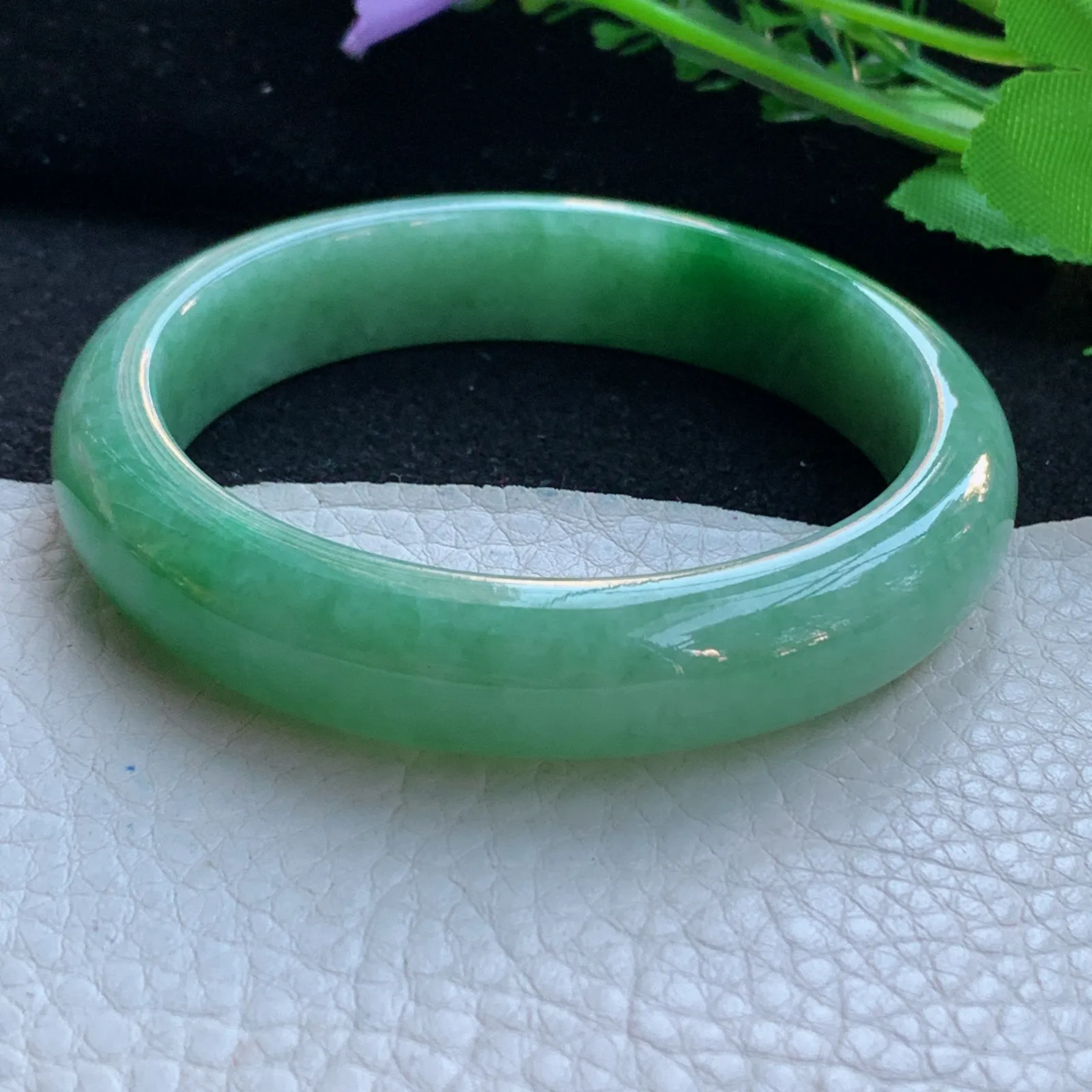 xx自然光57*12.6*8平安镯 缅甸翡翠a货玉手镯飘辣绿宽边玉手环