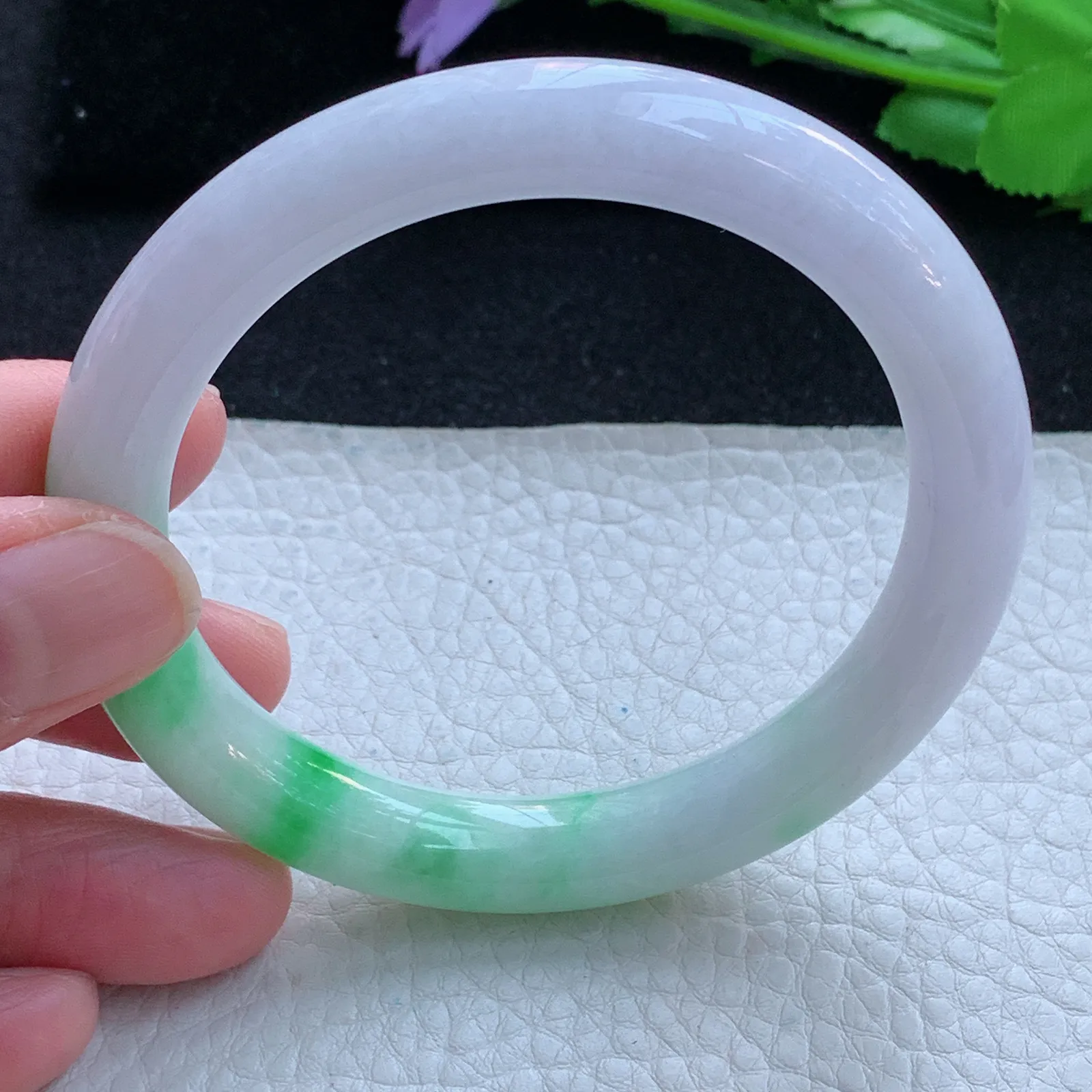 yh自然光59*10*9.6美人镯 缅甸翡翠a货玉手镯春带彩圆条玉手环