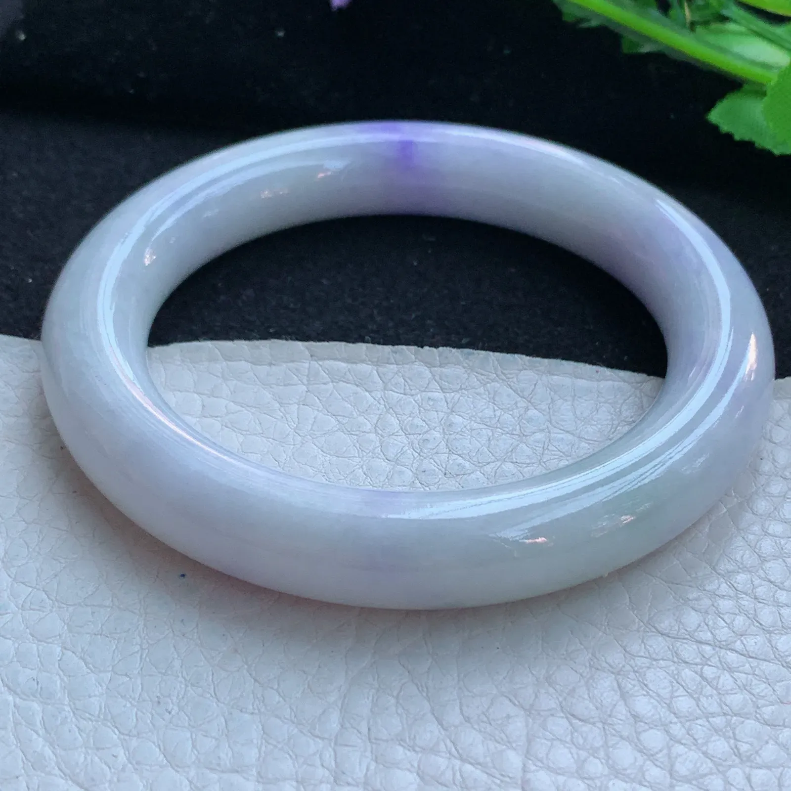 xx自然光57*11.3美人镯 缅甸翡翠a货玉手镯飘紫圆条玉手环