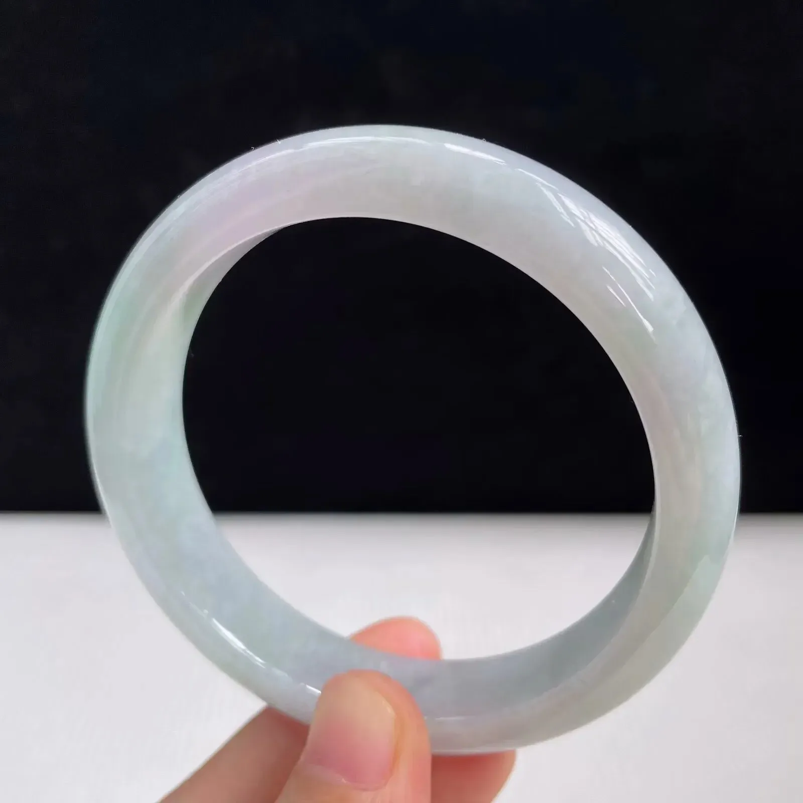 55.5mm自然光拍摄天然翡翠A货好种水正圈手镯 52.02g
