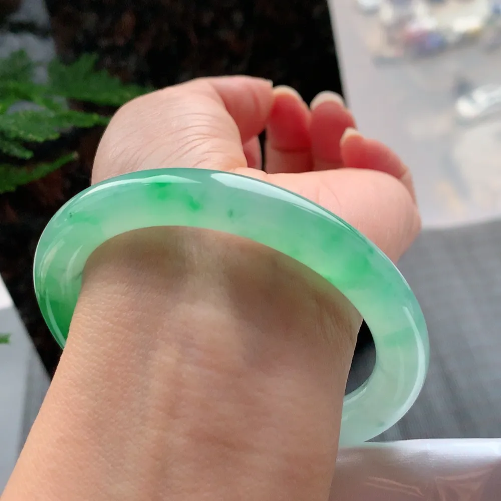 圆条高冰阳绿 无瑕 尺寸:59.4/9 种色俱佳