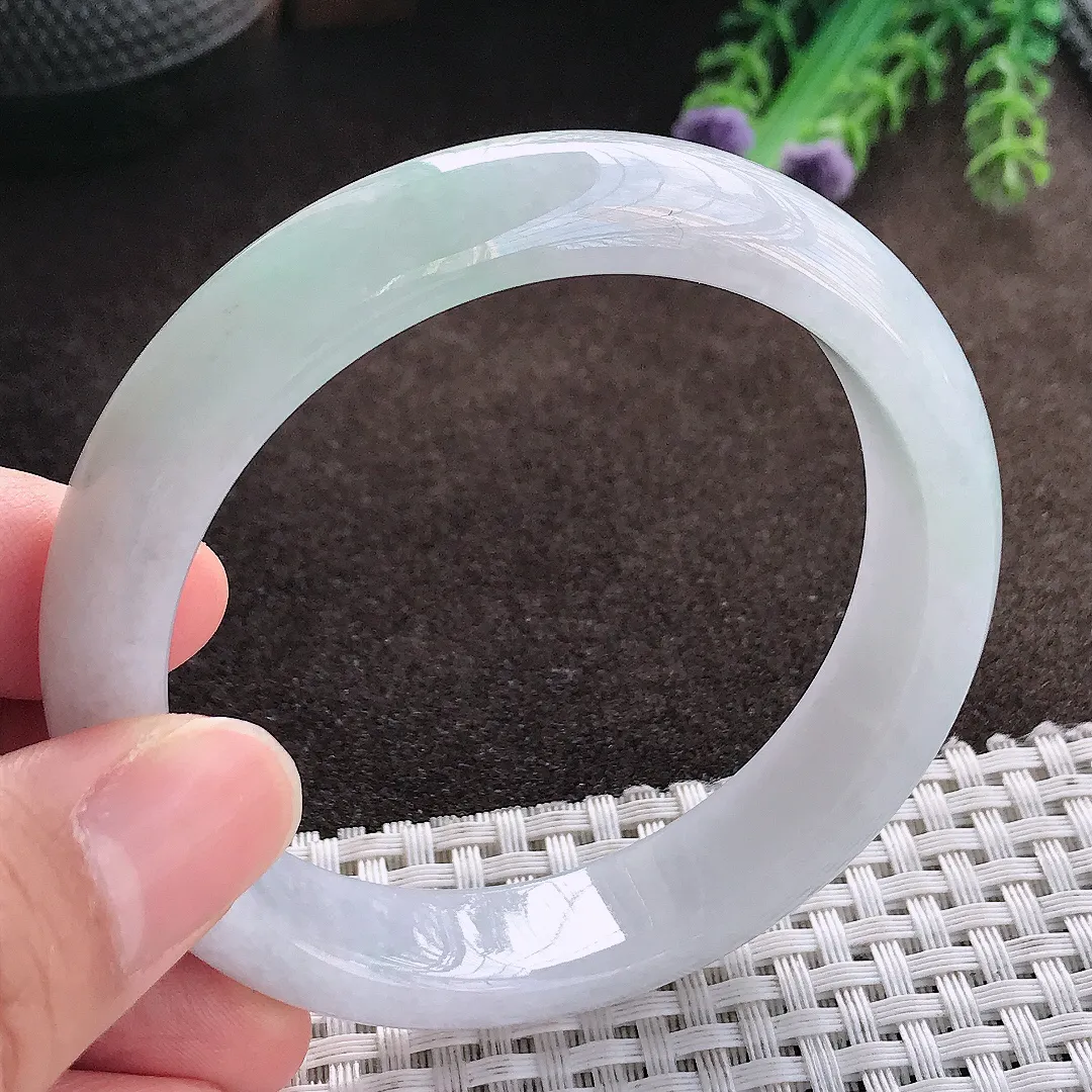 天然a货翡翠57/13.6/8.1老坑冰润水灵手镯宽边玉手镯