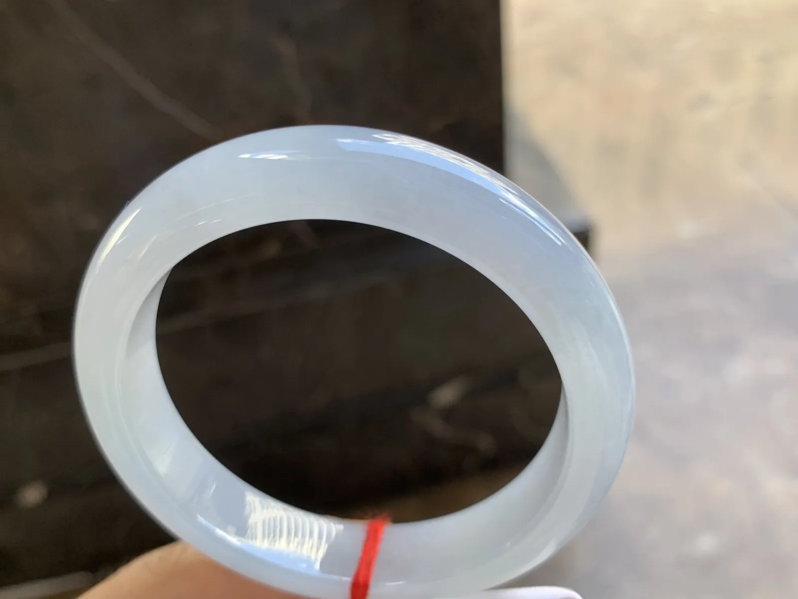 58.5-12.8-9mm
糯冰手镯 底子细腻 干净 水润