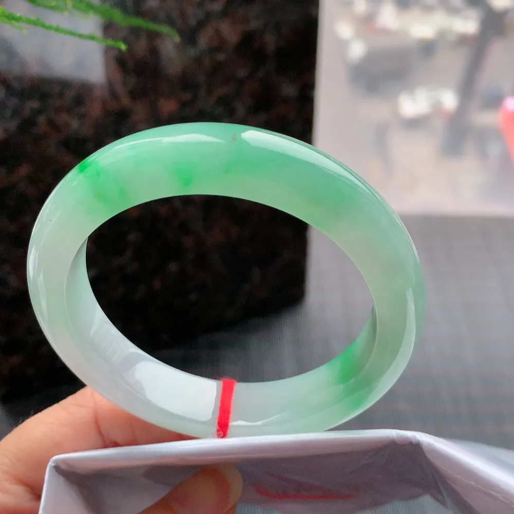 正圈冰阳绿 无瑕 尺寸:57.5/12.7/9.1 种色兼备