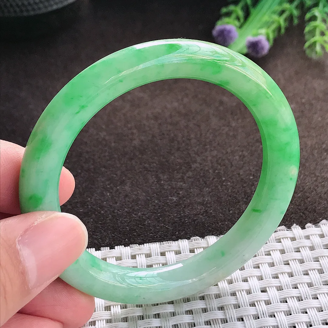 天然a货翡翠52/9.1/8.9老坑精美温润飘阳绿圆条手镯玉手镯