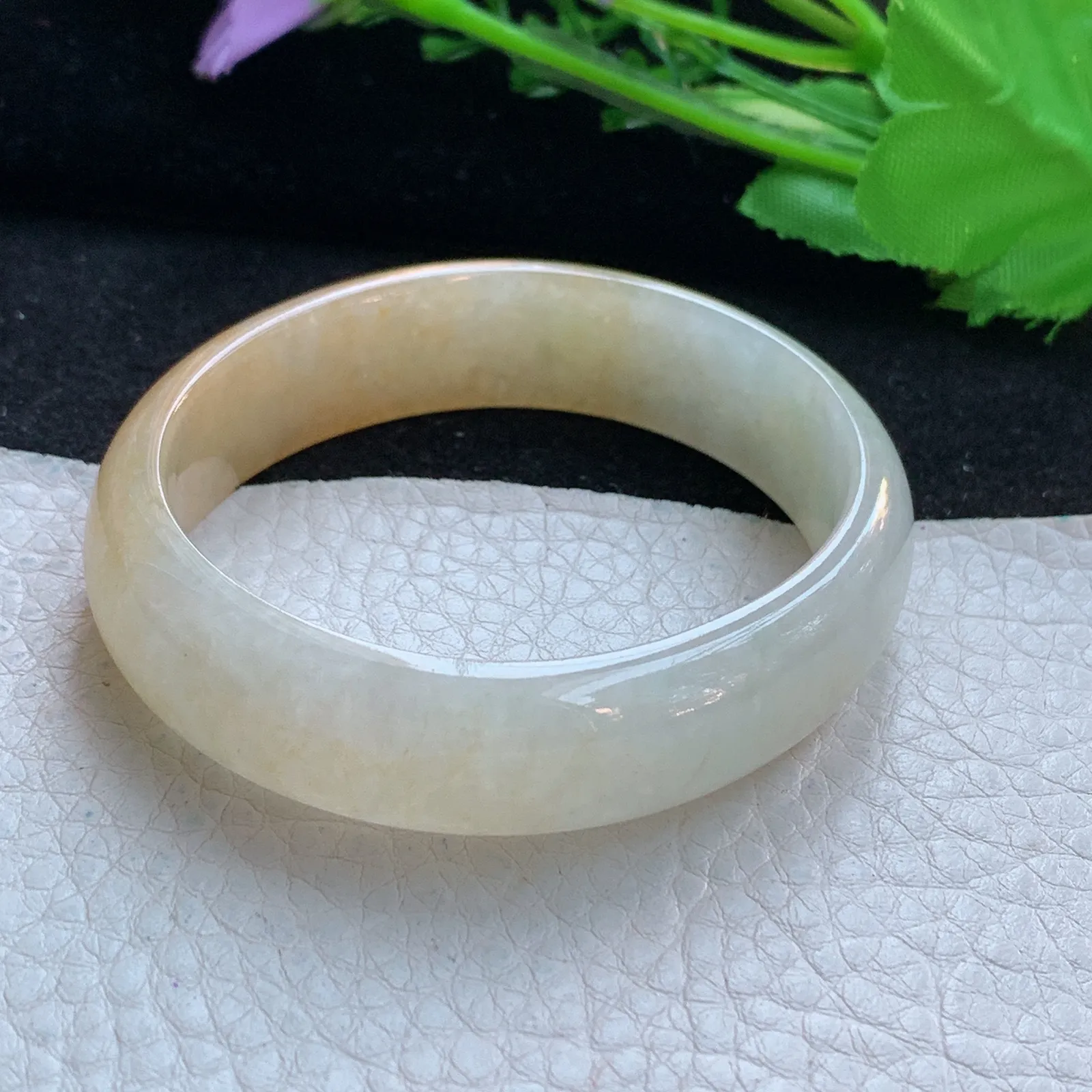 mq自然光55.5*47*14*6贵妃镯 缅甸翡翠a货玉手镯双黄蛋形宽边玉手环