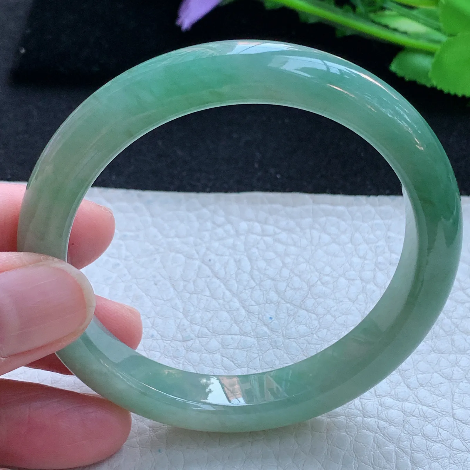 n自然光56.5*11*8平安镯 缅甸翡翠a货玉手镯蓝韵宽边珠宝玉手环