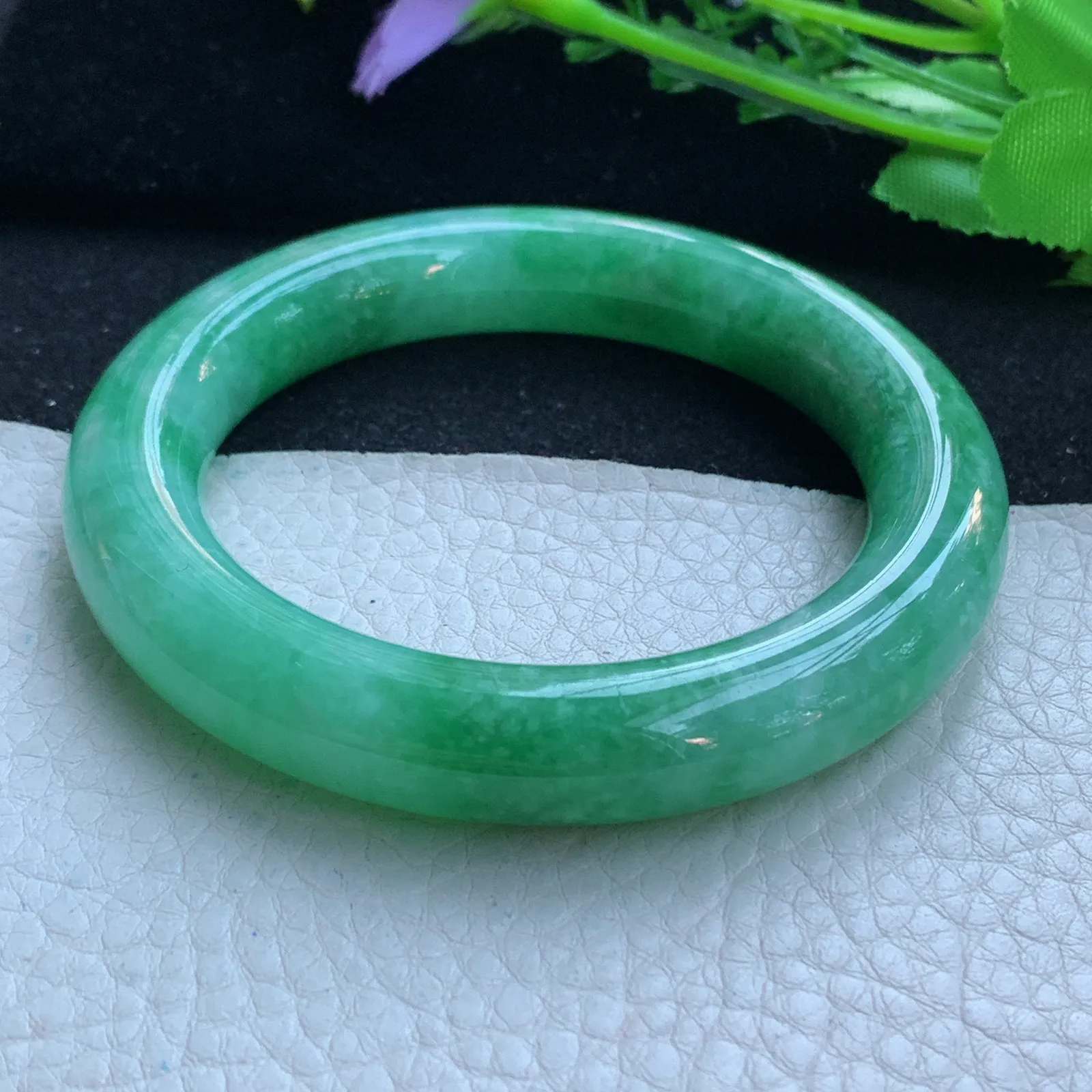 js自然光56*12*11.6胖圆镯 缅甸翡翠a货玉手镯满绿圆条玉手环 美人镯