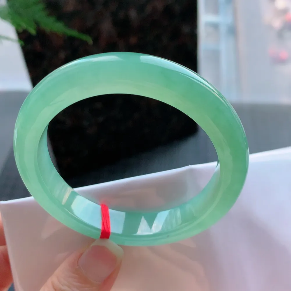 正圈高冰绿 无瑕 尺寸:57.1/12.1/8.9 种色俱佳