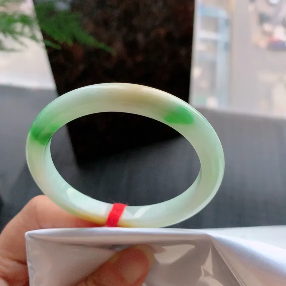 贵妃冰糯黄加绿 无瑕 尺寸:53.9/46.9/8.2/7.2超值🥰🥰