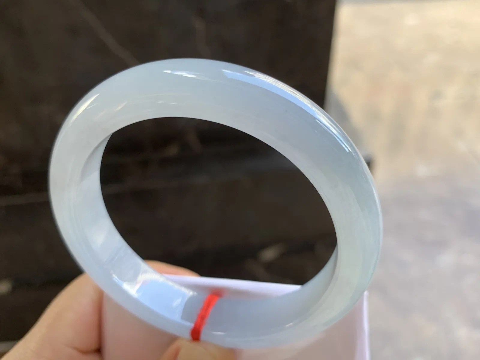 58.5-12.8-9mm
糯冰手镯 底子细腻 干净 水润