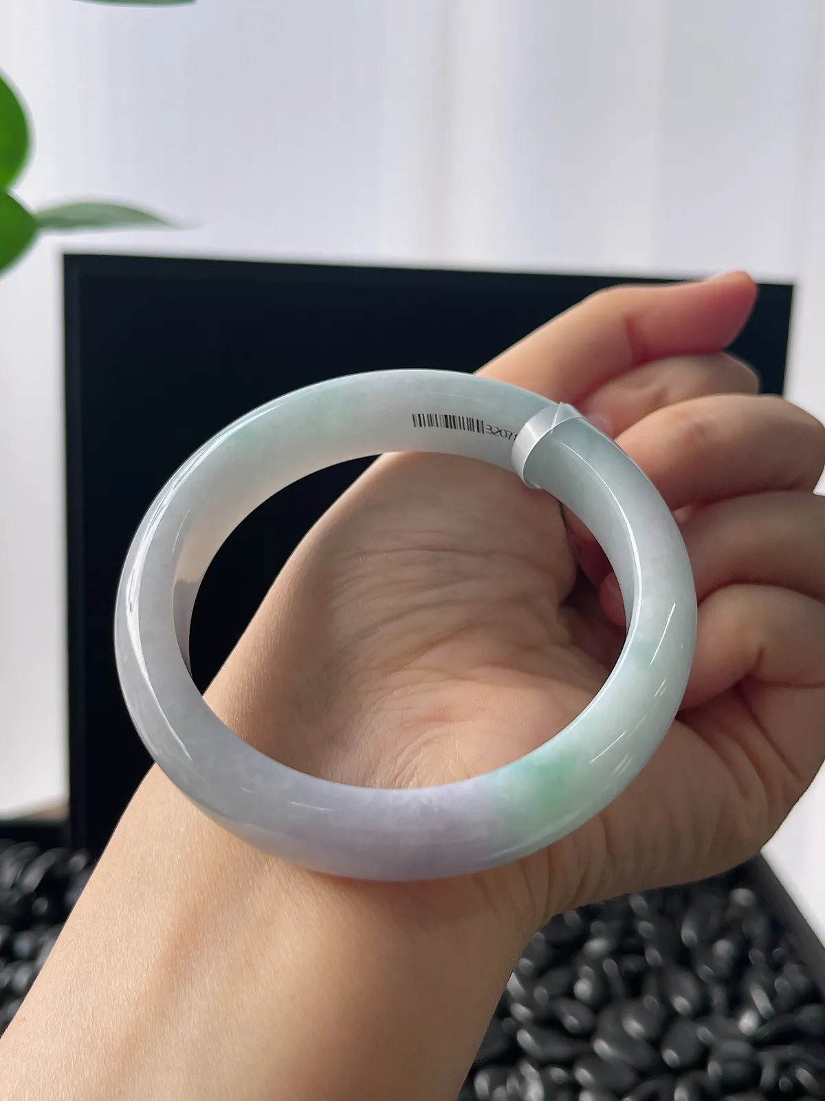 正圈56.5圈口，翡翠糯化种飘花手镯